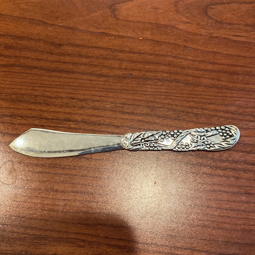 Set of 4 Godinger Silver Art Company Butter Knives